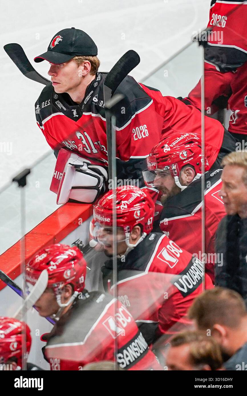 Waadtländer Trade Connor Hughes to SC Bern for Romain Loeffel