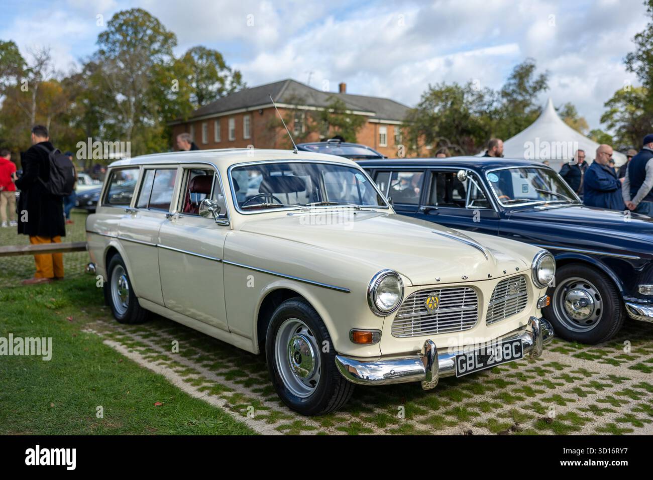 Cool Volvo Amazon Station Wagon Pictures