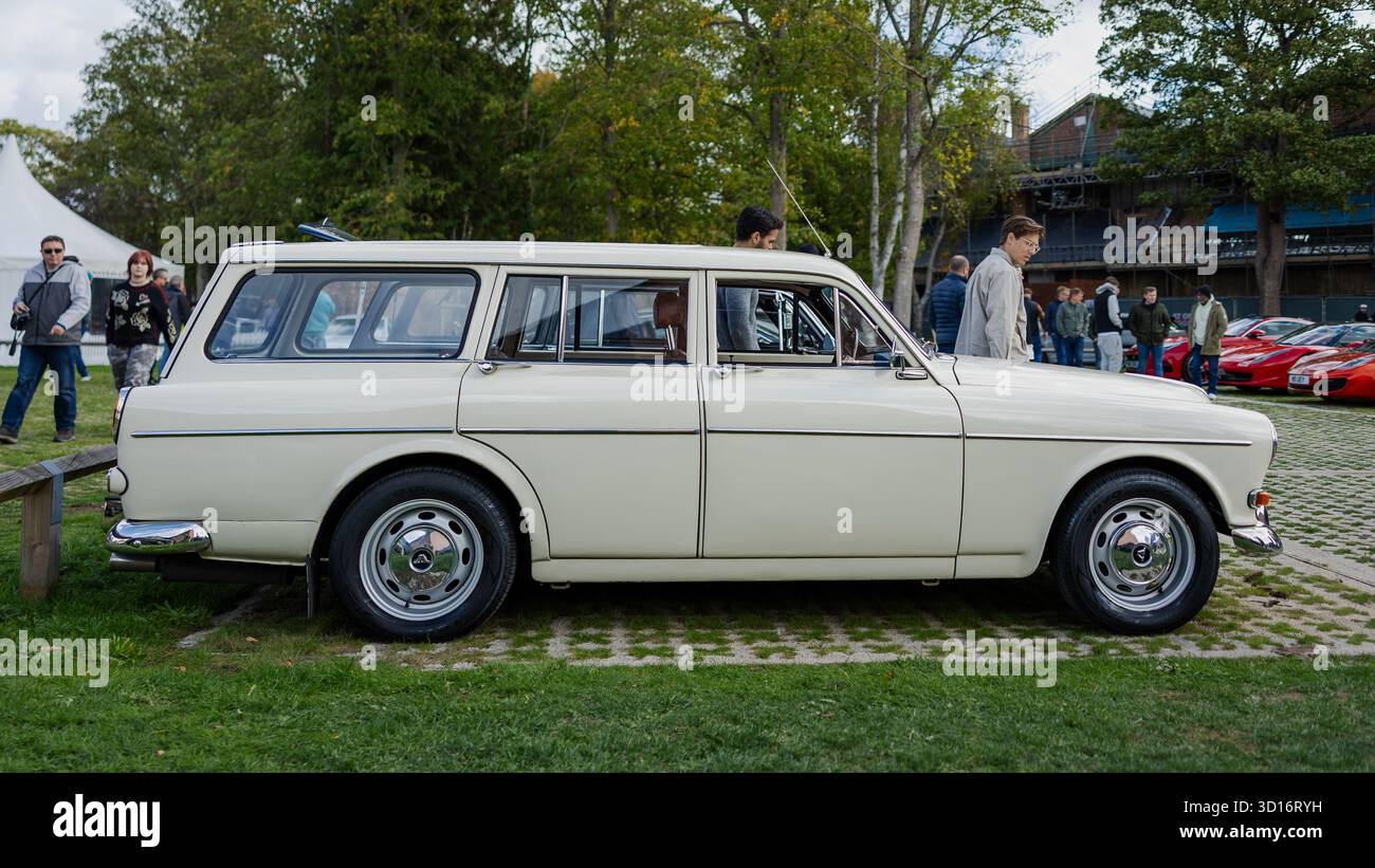 Cool Volvo Amazon Station Wagon Pictures