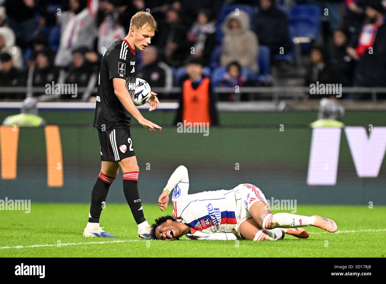 24 Lucas HOGSBERG (rcsa) - 11 Malick FOFANA (ol) during the Ligue 1 ...