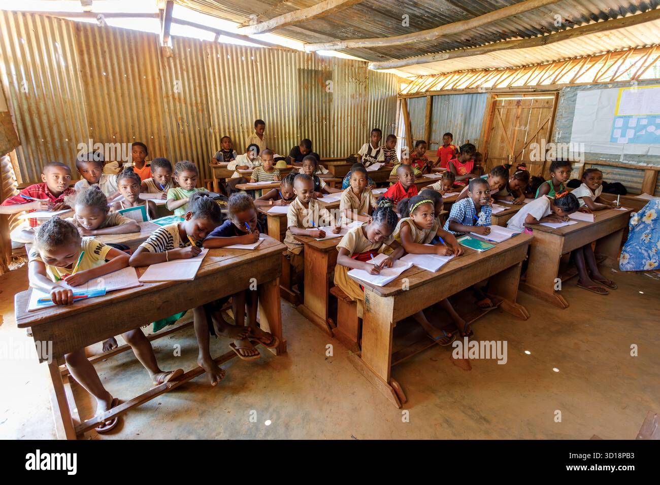 Crowded classroom poverty hi-res stock photography and images - Alamy