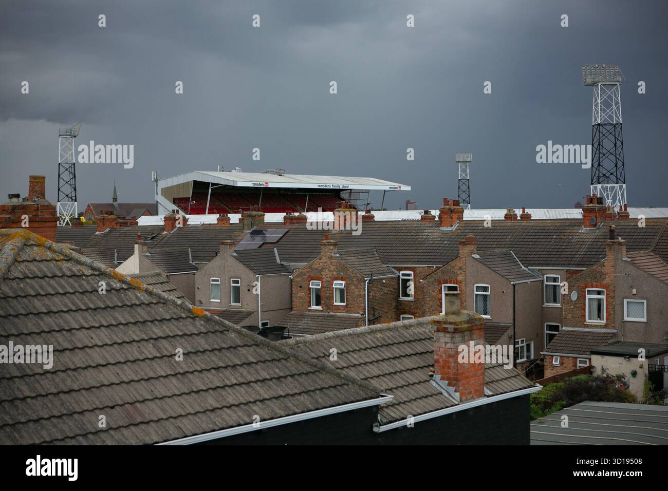 Grimsby Town Football Club – Bicchiere Shot In Vetro Con Stemma Smaltato, Regalo Per Tifosi