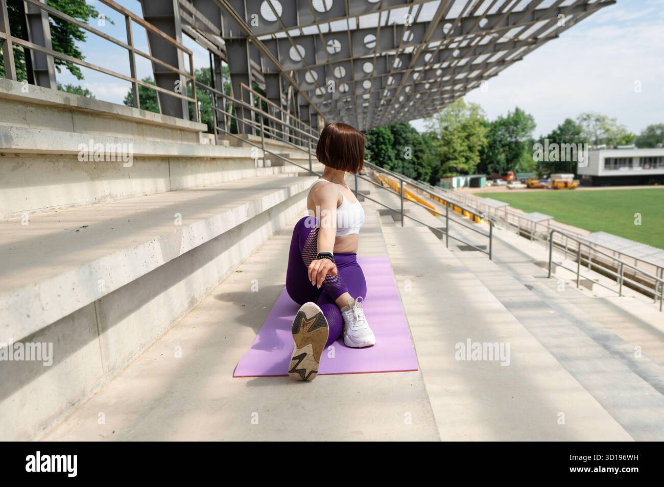 Seated stadium hi-res stock photography and images - Alamy