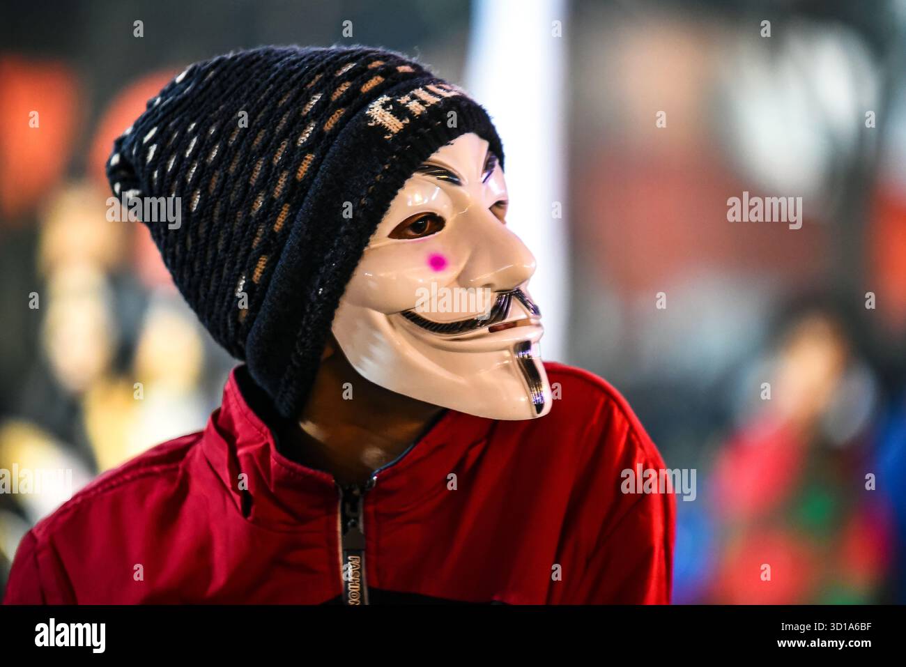 Guy fawkes figure hi-res stock photography and images - Alamy