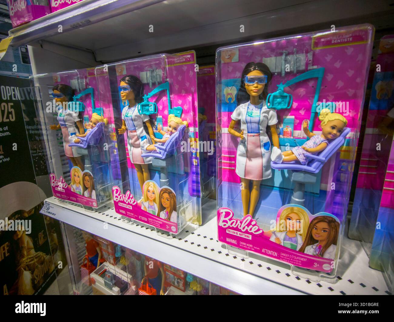 Matte Barbe Mattel's Dentist Barbie in a Target store in Chelsea in New York on ...