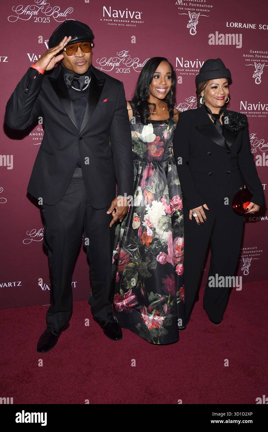 (L-R) LL Cool J, Italia Anita Maria Smith and Simone Smith attend the ...