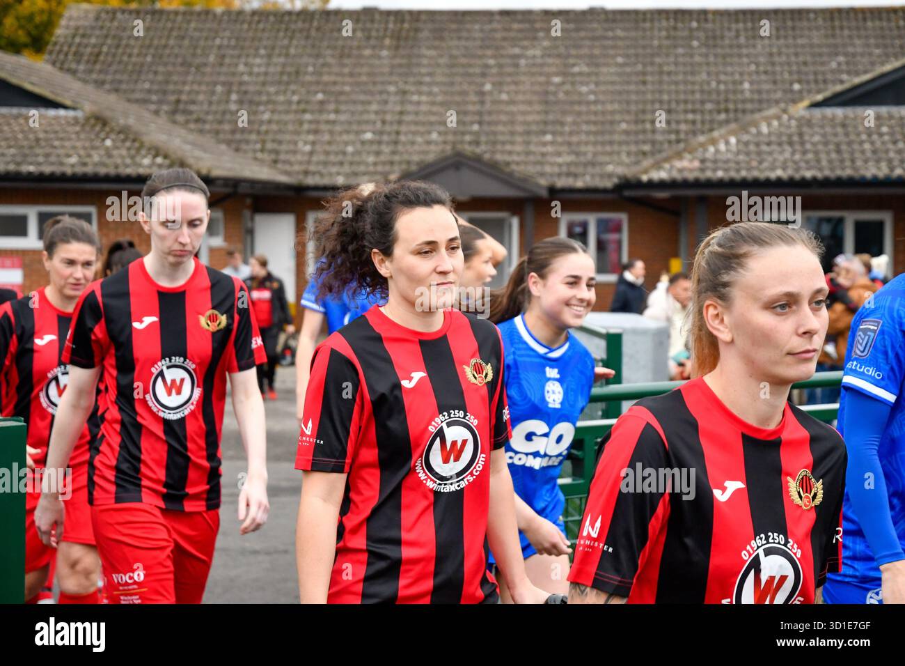 Walking into stadium footballers hi-res stock photography and images ...