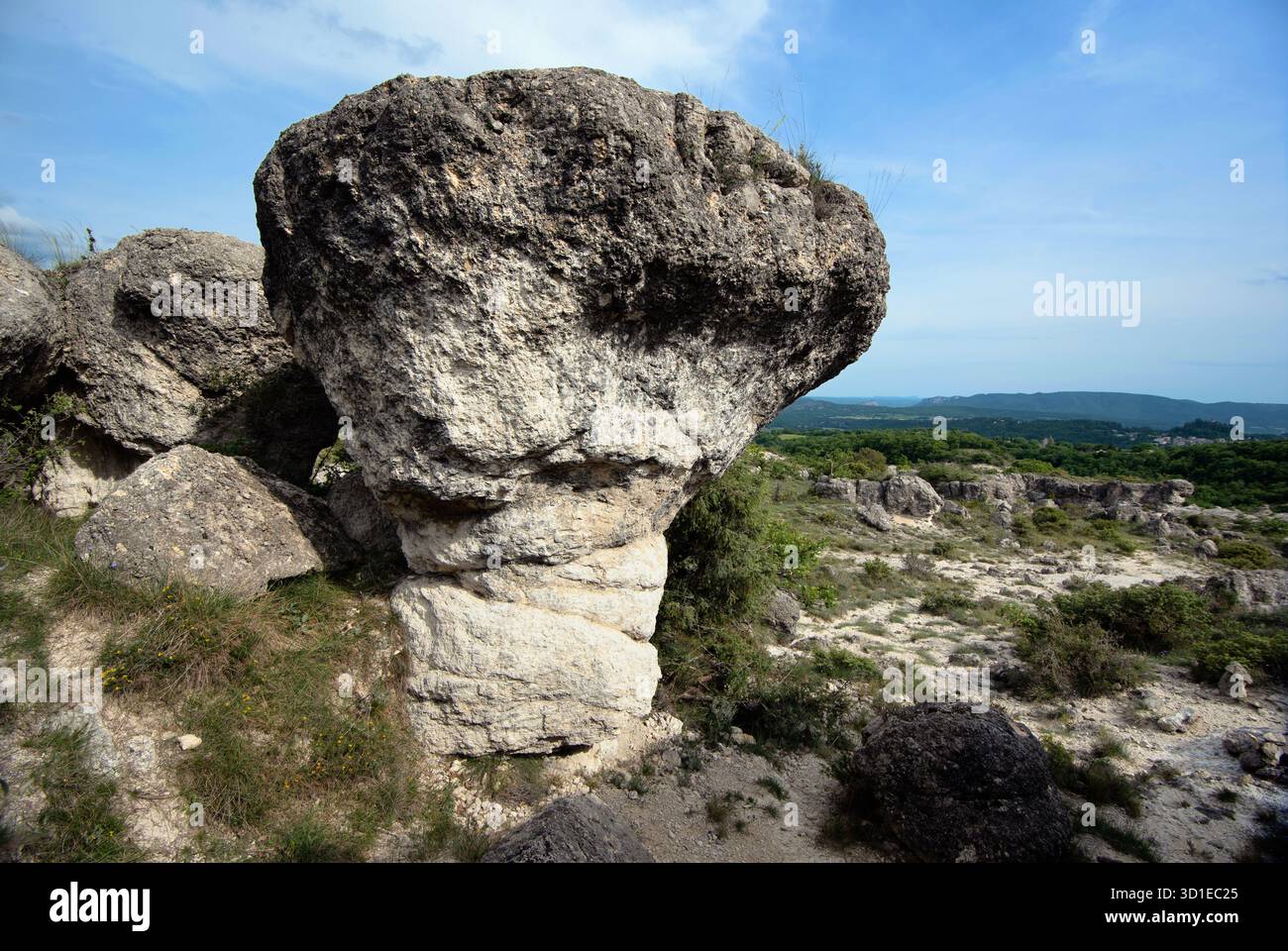 Provence Rocks Mushroom shaped rock formation hi-res stock photography and images - Alamy