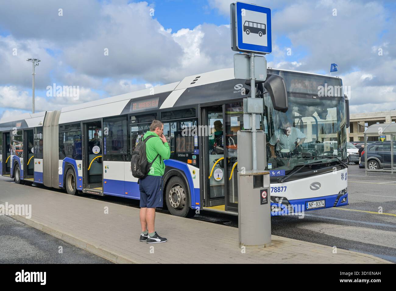 Bus Linie 22, Flughafen Riga International Airport, Riga, Lettland ...