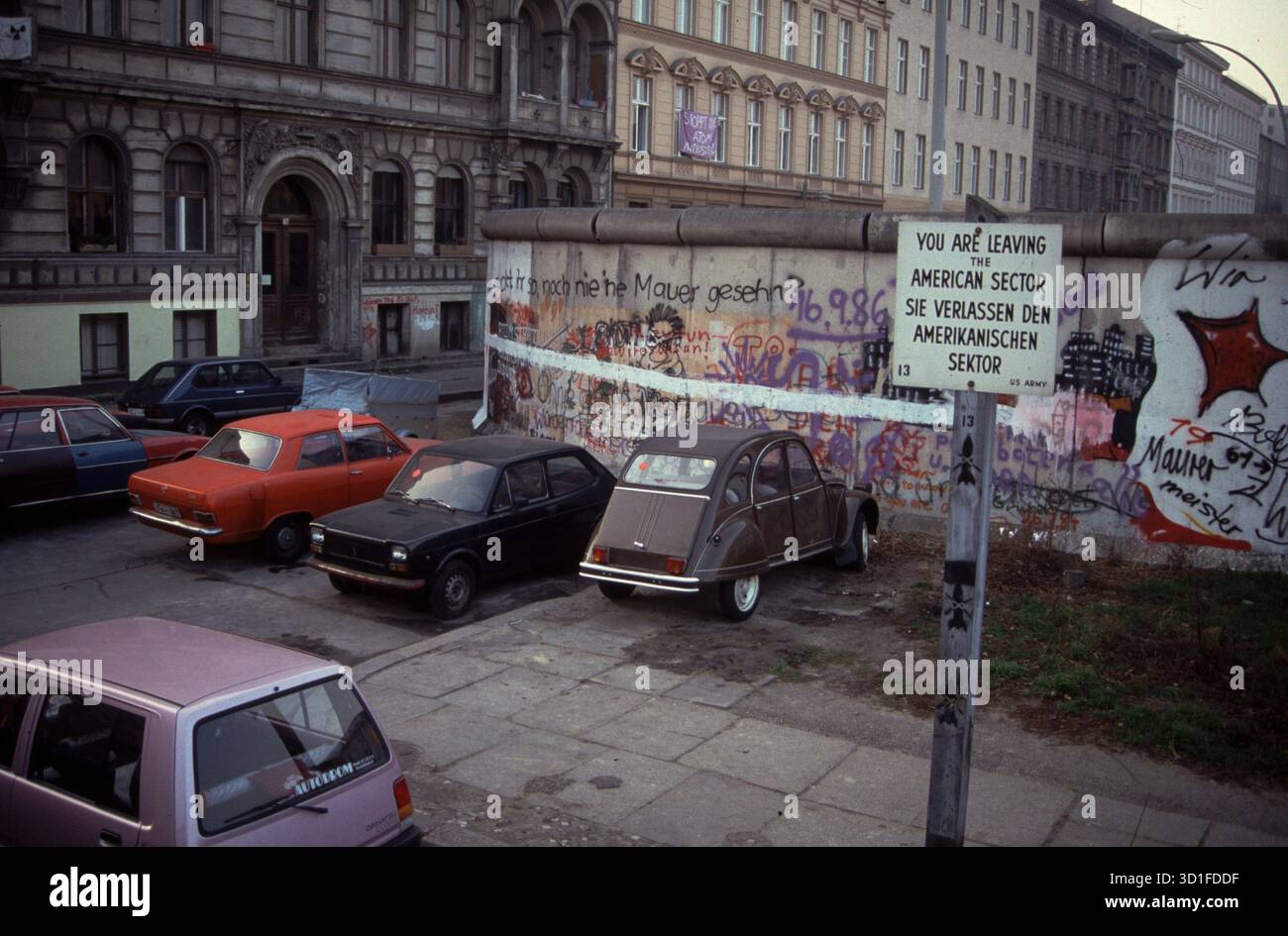 Archivbild 1980er Jahre: die Berliner Mauer / archival image 1980s: the Berlin Wall (nur fuer redaktionelle Verwendung. Keine Werbung. Referenzdatenba Stock Photo