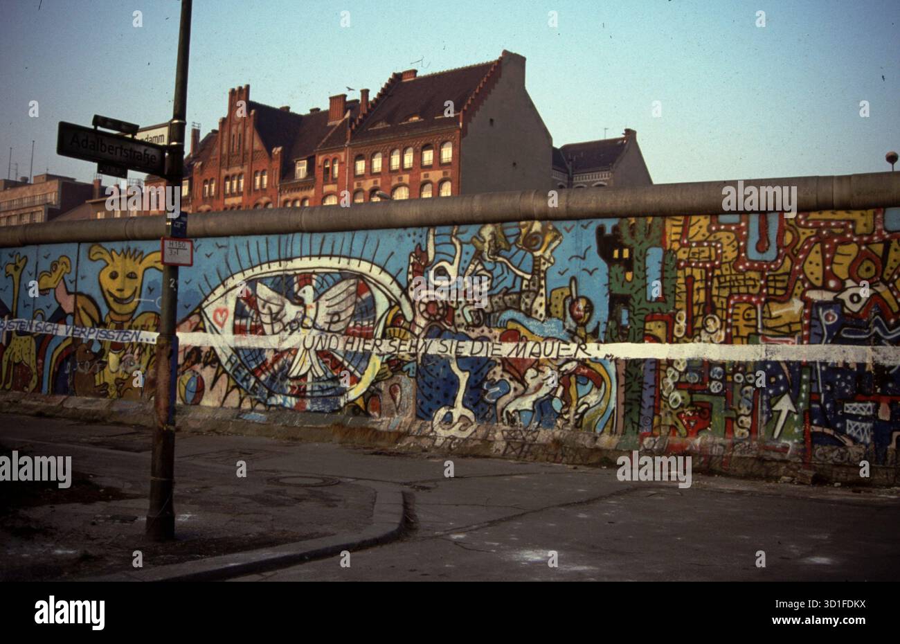 Archivbild 1980er Jahre: die Berliner Mauer / archival image 1980s: the Berlin Wall (nur fuer redaktionelle Verwendung. Keine Werbung. Referenzdatenba Stock Photo
