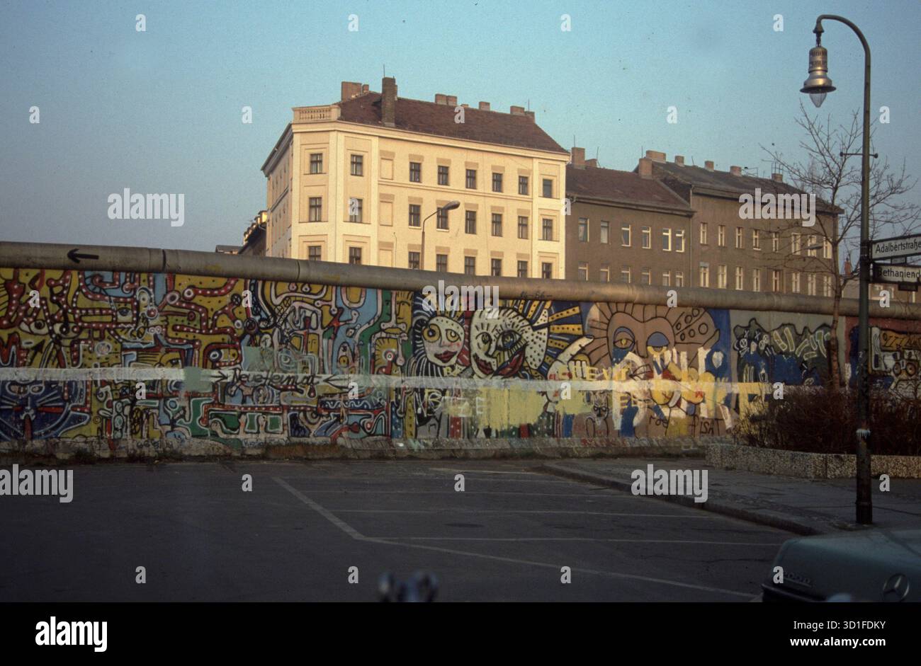 Archivbild 1980er Jahre: die Berliner Mauer / archival image 1980s: the Berlin Wall (nur fuer redaktionelle Verwendung. Keine Werbung. Referenzdatenba Stock Photo