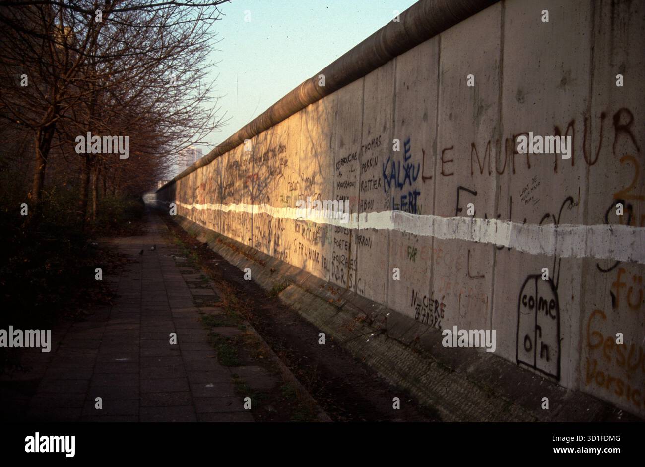 Archivbild 1980er Jahre: die Berliner Mauer / archival image 1980s: the Berlin Wall (nur fuer redaktionelle Verwendung. Keine Werbung. Referenzdatenba Stock Photo