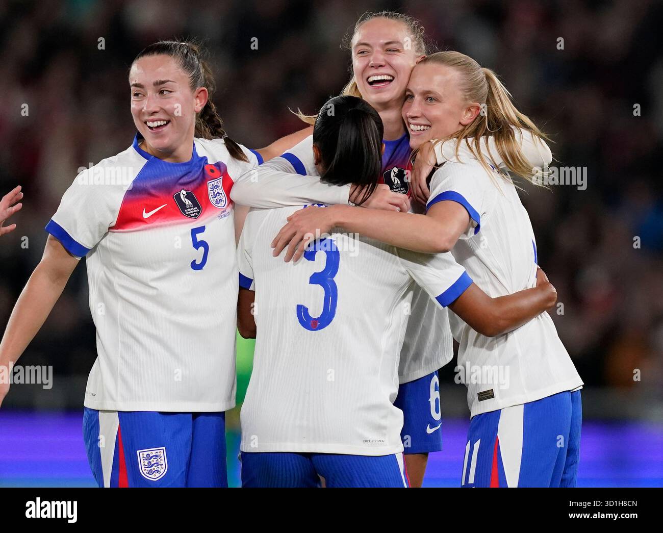 Derby, England, 28th October 2025. Aggie Beever-Jones of England (R ...