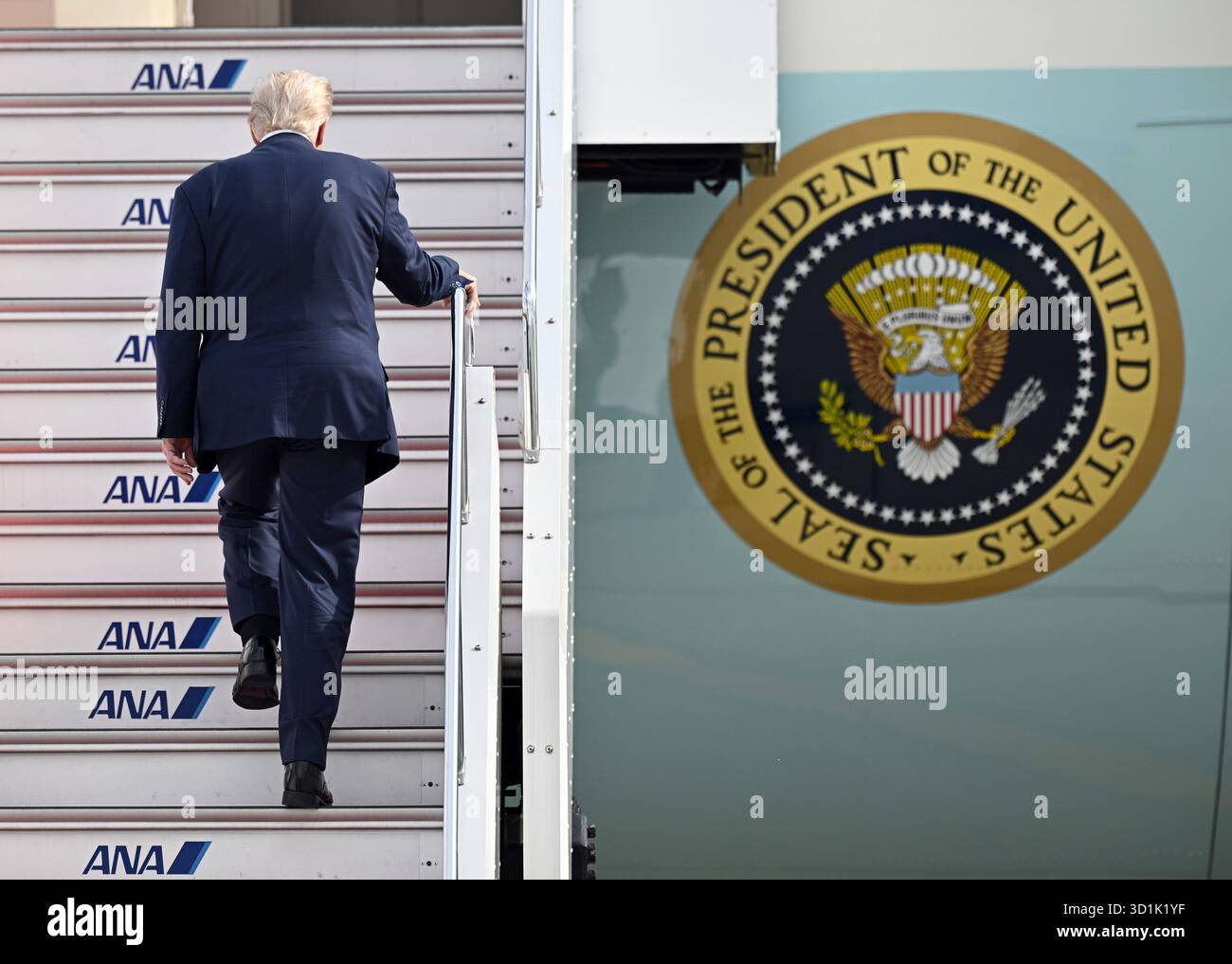 Dhonalldia Ramp U.S. President Donald Trump steps up the ramp as he boards Air Force ...