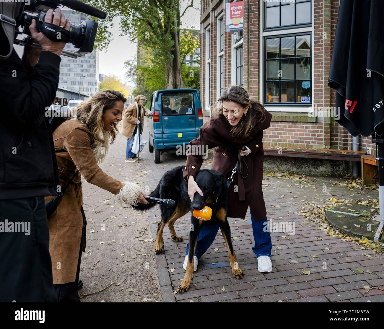 AMSTERDAM – Moos, the dog of People's Party for Freedom and Democracy ...