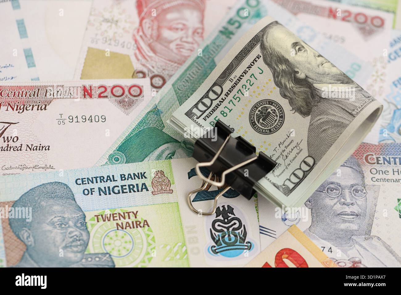 Nigeria money exchange hi-res stock photography and images - Alamy
