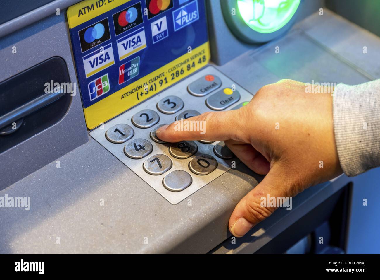 Credit card vending machine hi-res stock photography and images - Page 2 -  Alamy