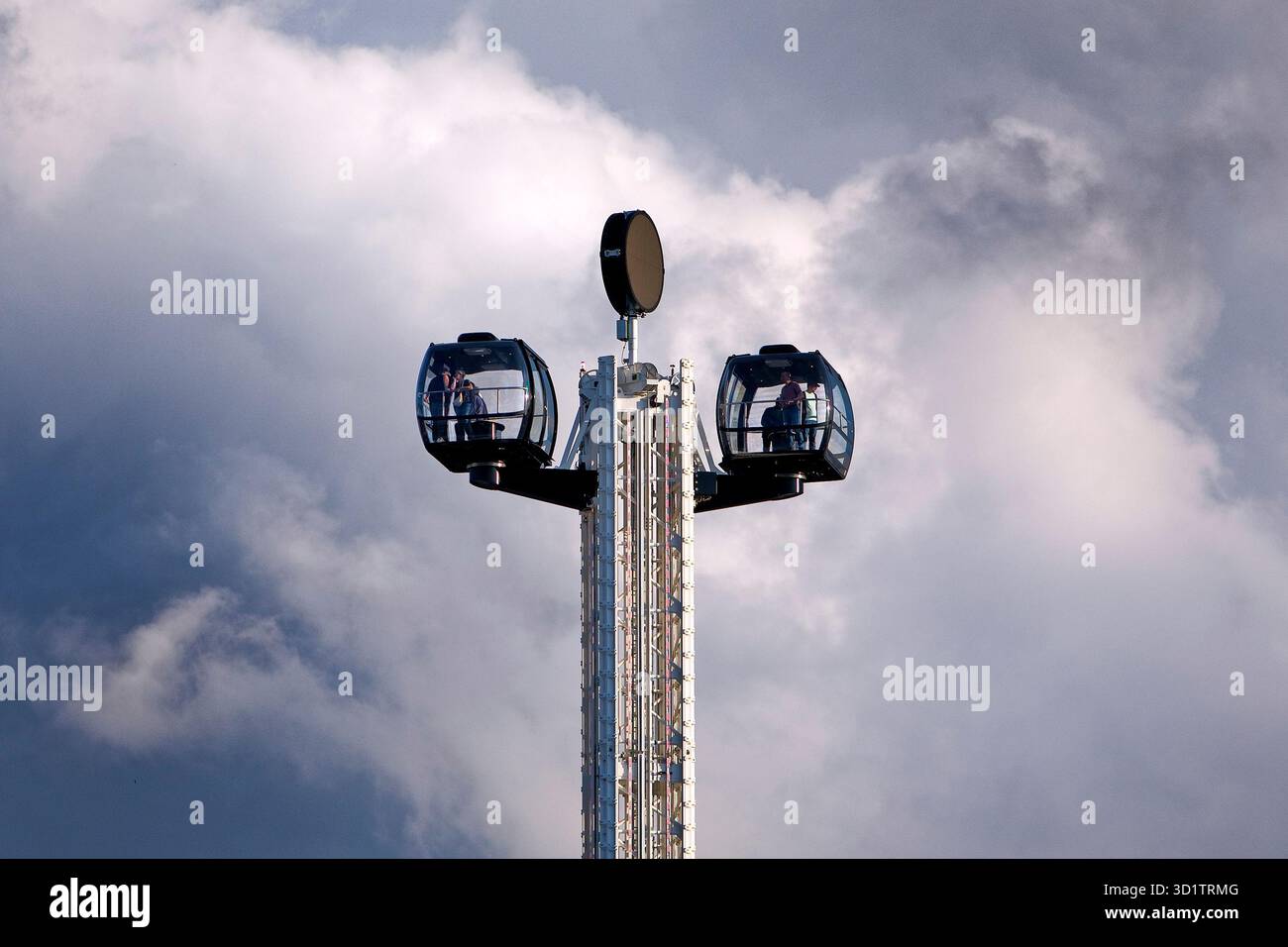 The highest mobile skylift in the world Look 360 degree panorama, Cranger Fair, Herne, Germany Stock Photo