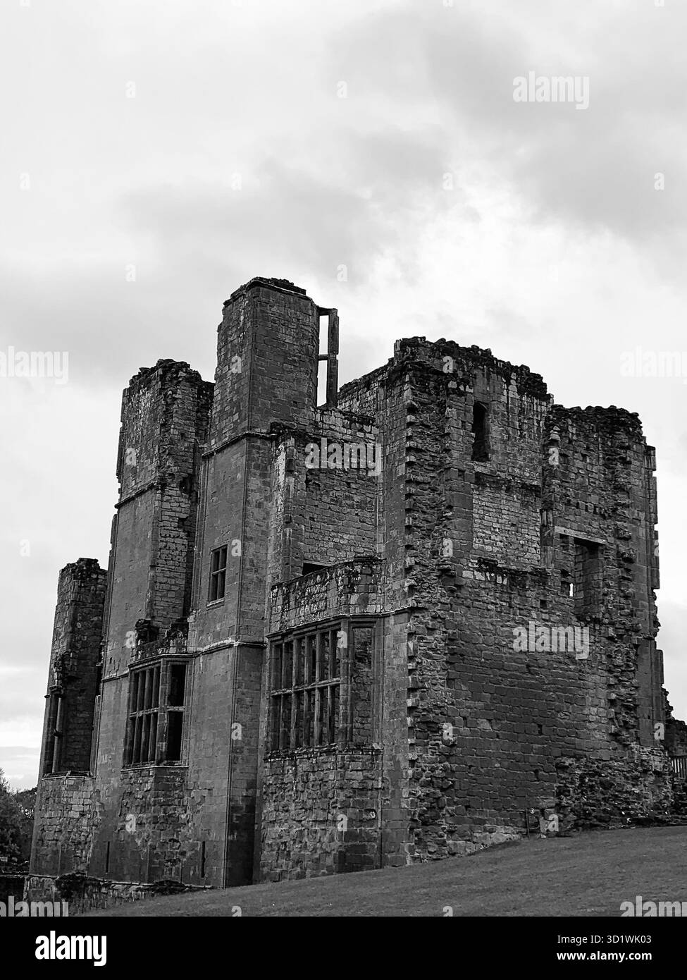 Kenilworth Castle Warwickshire history historic Elizabeth 1st old ruined place tall ancient building fortifications Queen stayed arch arches battlement - Smartphone Captured Stock Image