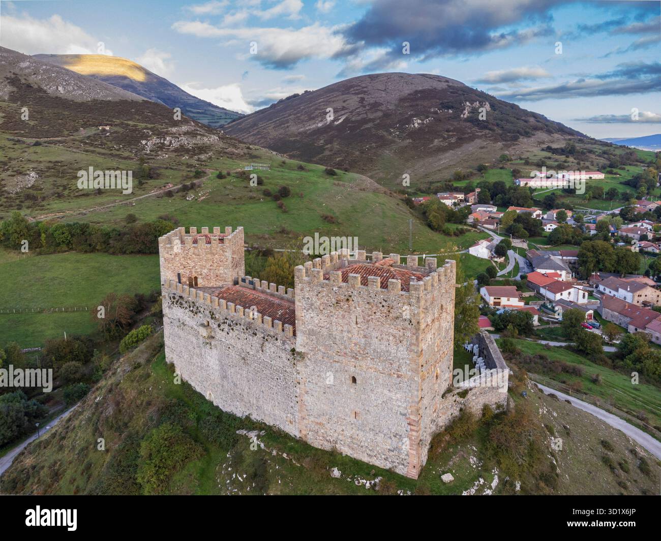 Cantabrian castles hi-res stock photography and images - Alamy