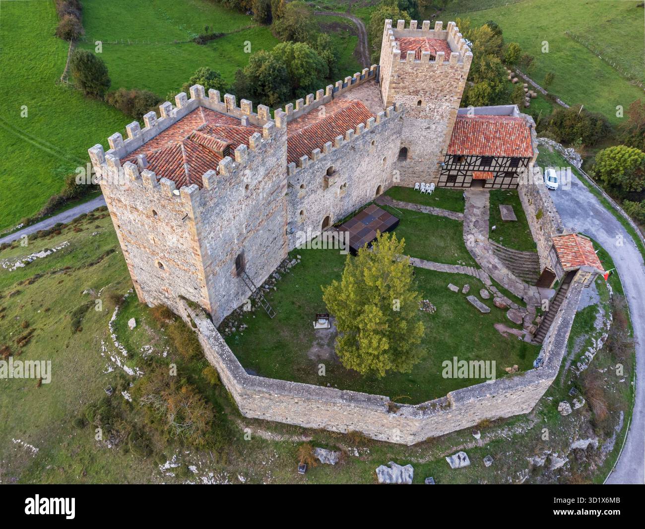 Cantabrian castles hi-res stock photography and images - Alamy