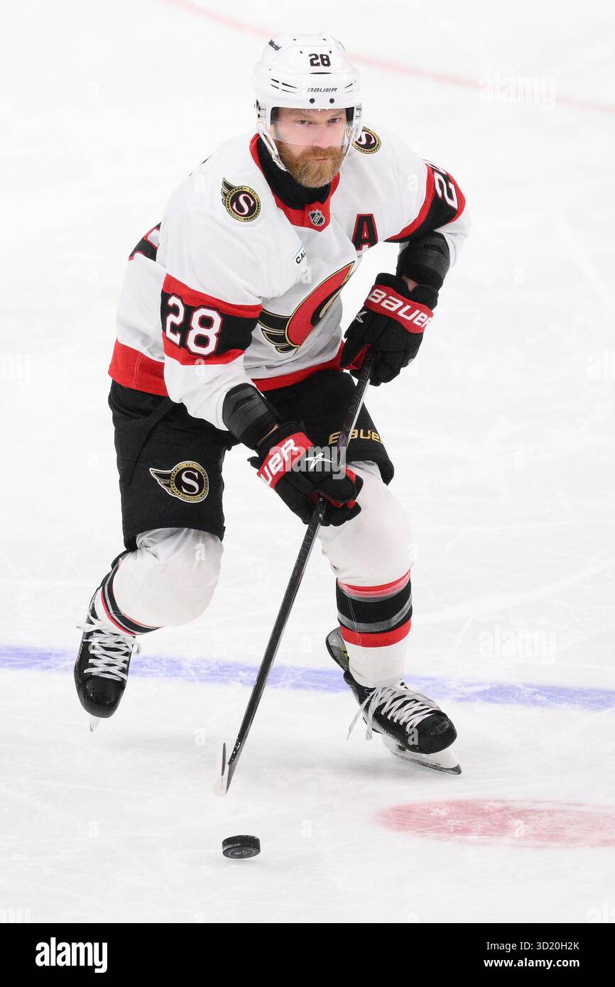 Ottawa Senators right wing Claude Giroux (28) in action during the ...