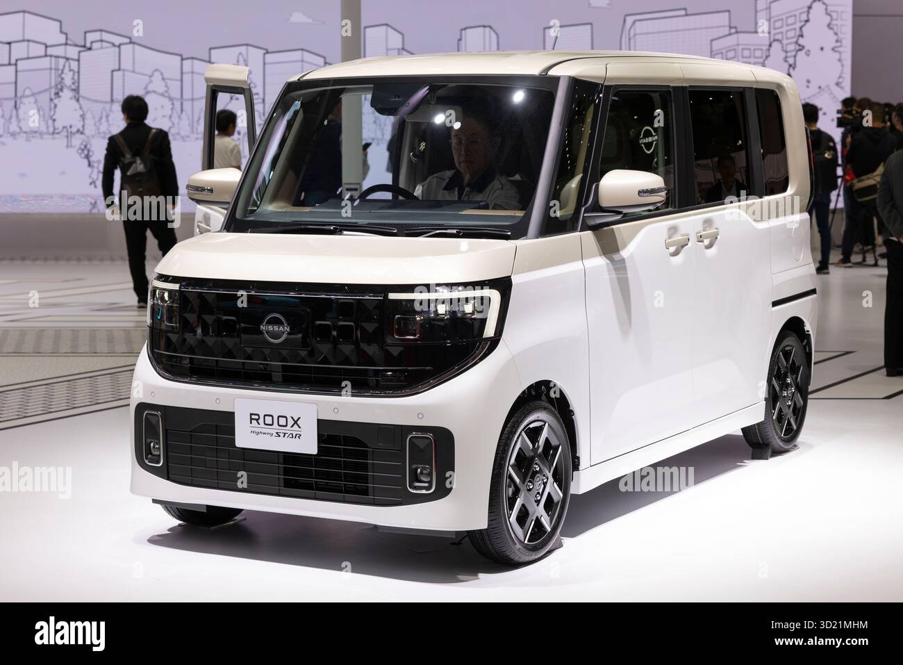 Nissan roox highway star hi-res stock photography and images - Alamy