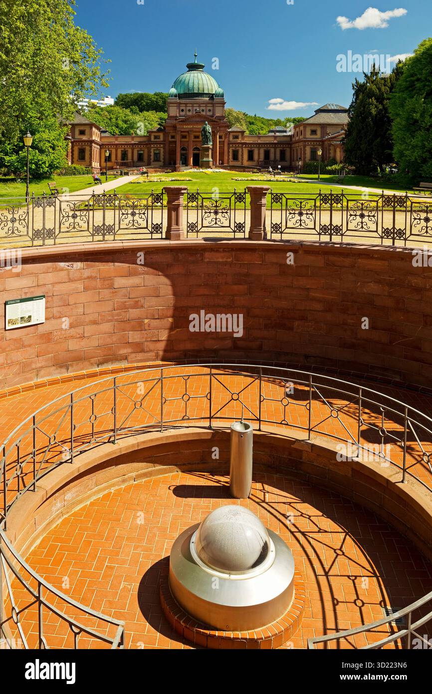Kaiserbrunnen with Kaiser-Wilhelms-Bad and monument of Kaiser Wilhelm I. in the Kurpark of Bad Homburg vor der Hoehe, Hessen, Ge Stock Photo
