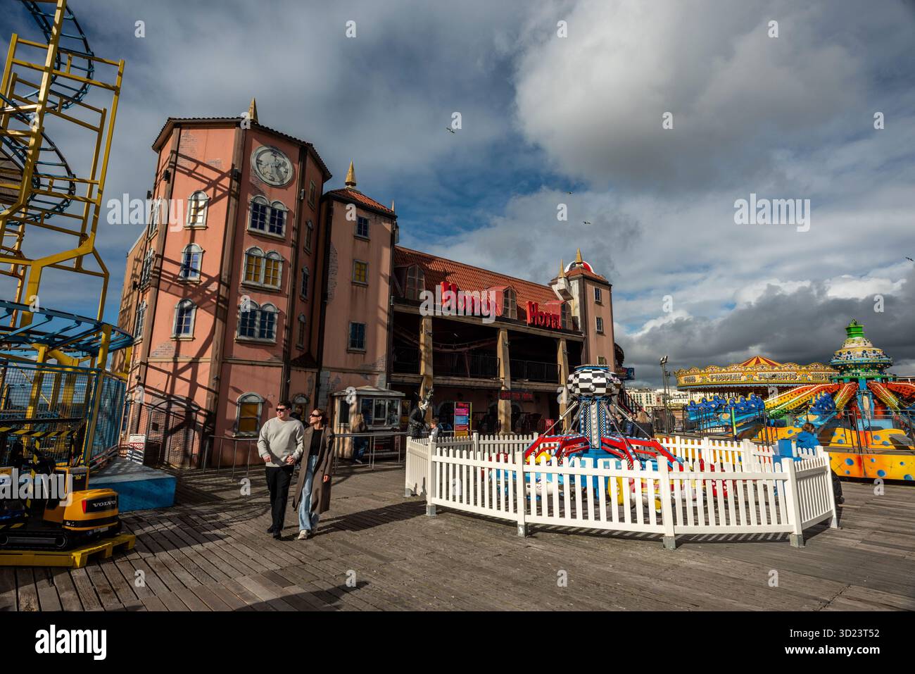 Emperors Palace Funfair Rides Brighton, October 25th 2025: Funfair rides on Palace Pier Stock Photo ...