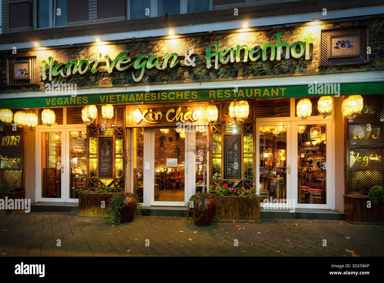 Vietnamese food sign hi-res stock photography and images - Page 2 - Alamy