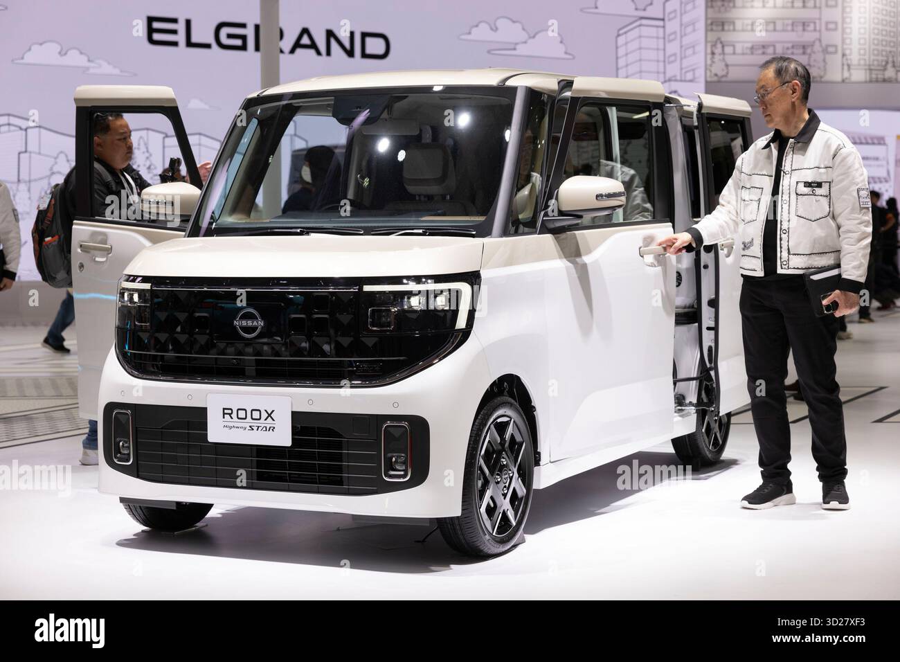 Nissan roox highway star hi-res stock photography and images - Alamy