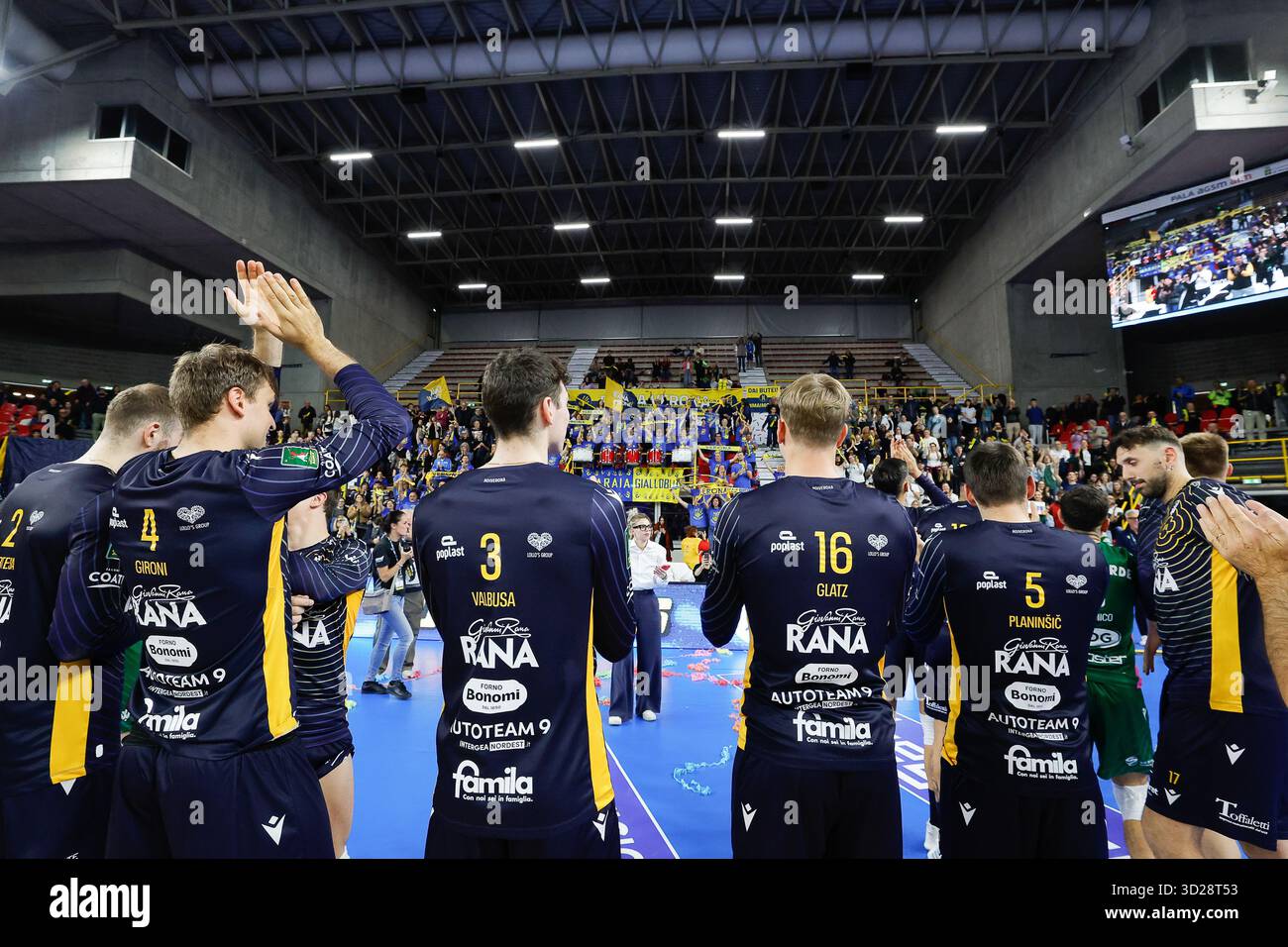 Rana Verona Volley’s players celebrate their victory at the end of the ...
