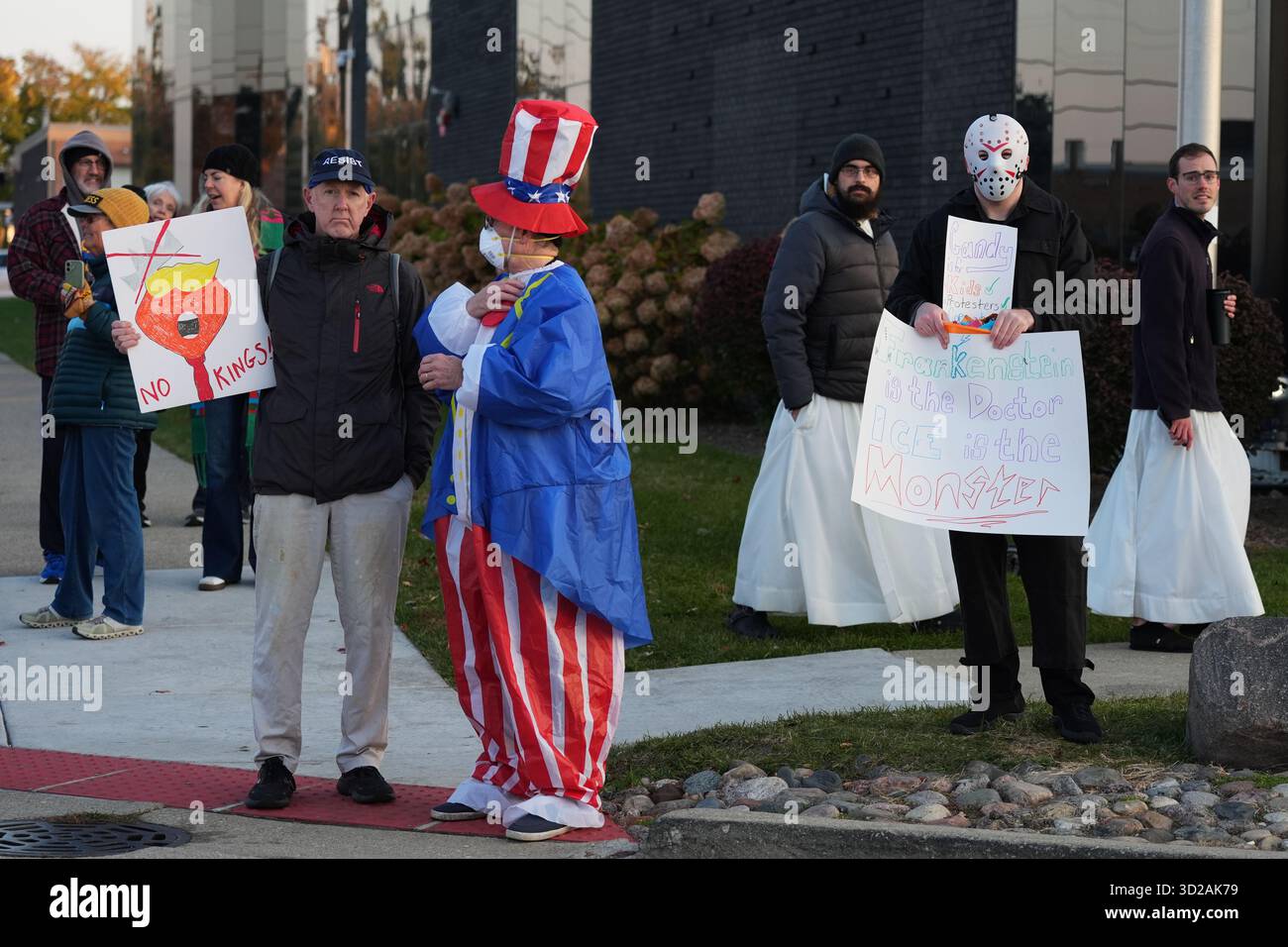 Protesters gather outside an ICE processing facility in the Chicago ...