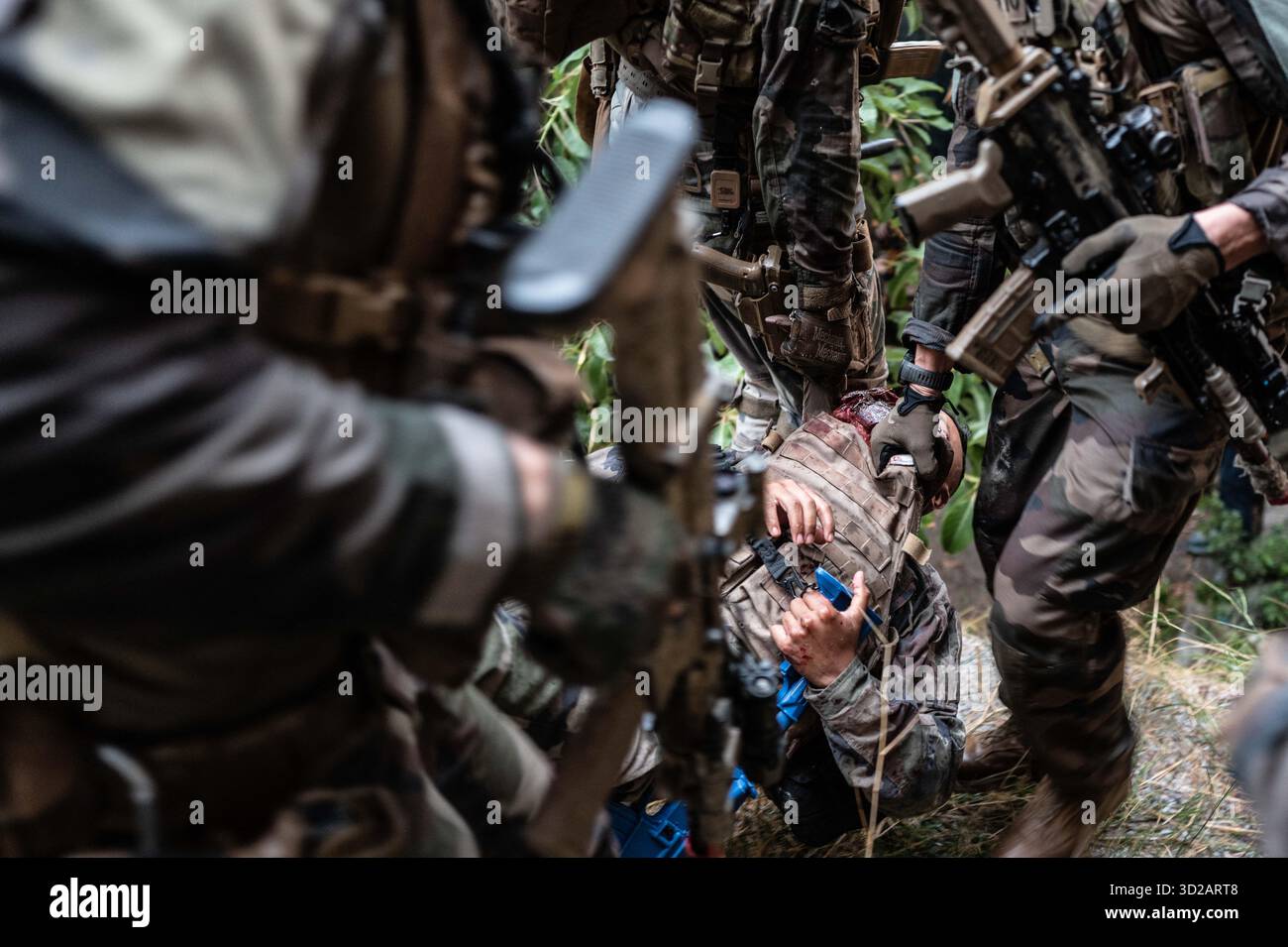Camp Rafalli Legionnaires of the French 2nd REP, Regiment Foreigner paratroopers ...