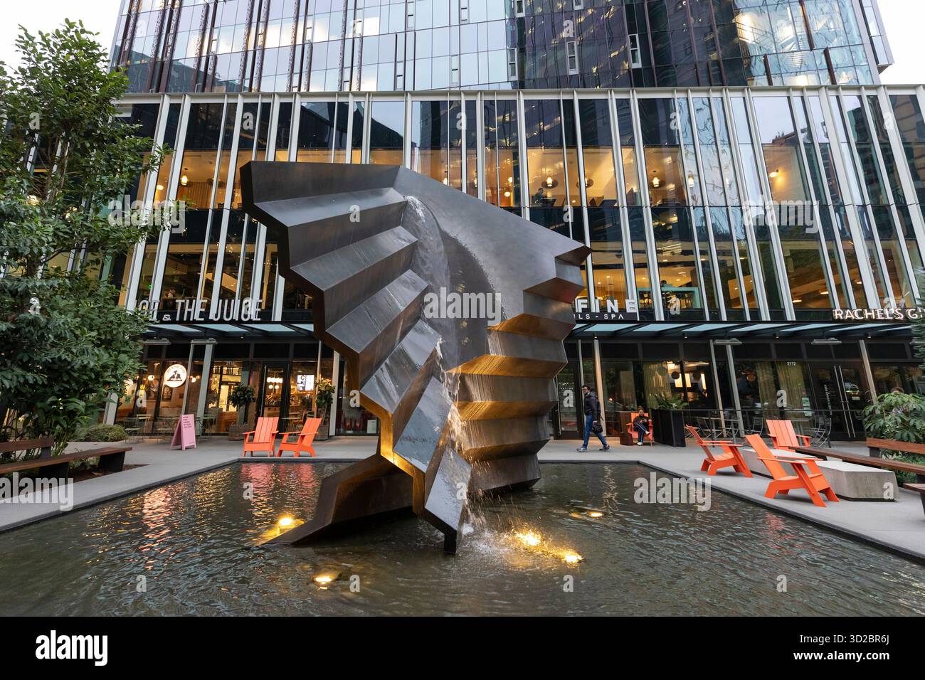 Seattle, Washington, USA. 31st October 2025. Employees come and go at Amazon Headquarters in Seattle’s South Lake Union neighborhood. This week the company announced an overall reduction in its corporate workforce of approximately 14,000 jobs. Credit: Paul Christian Gordon/Alamy Live News Stock Photo
