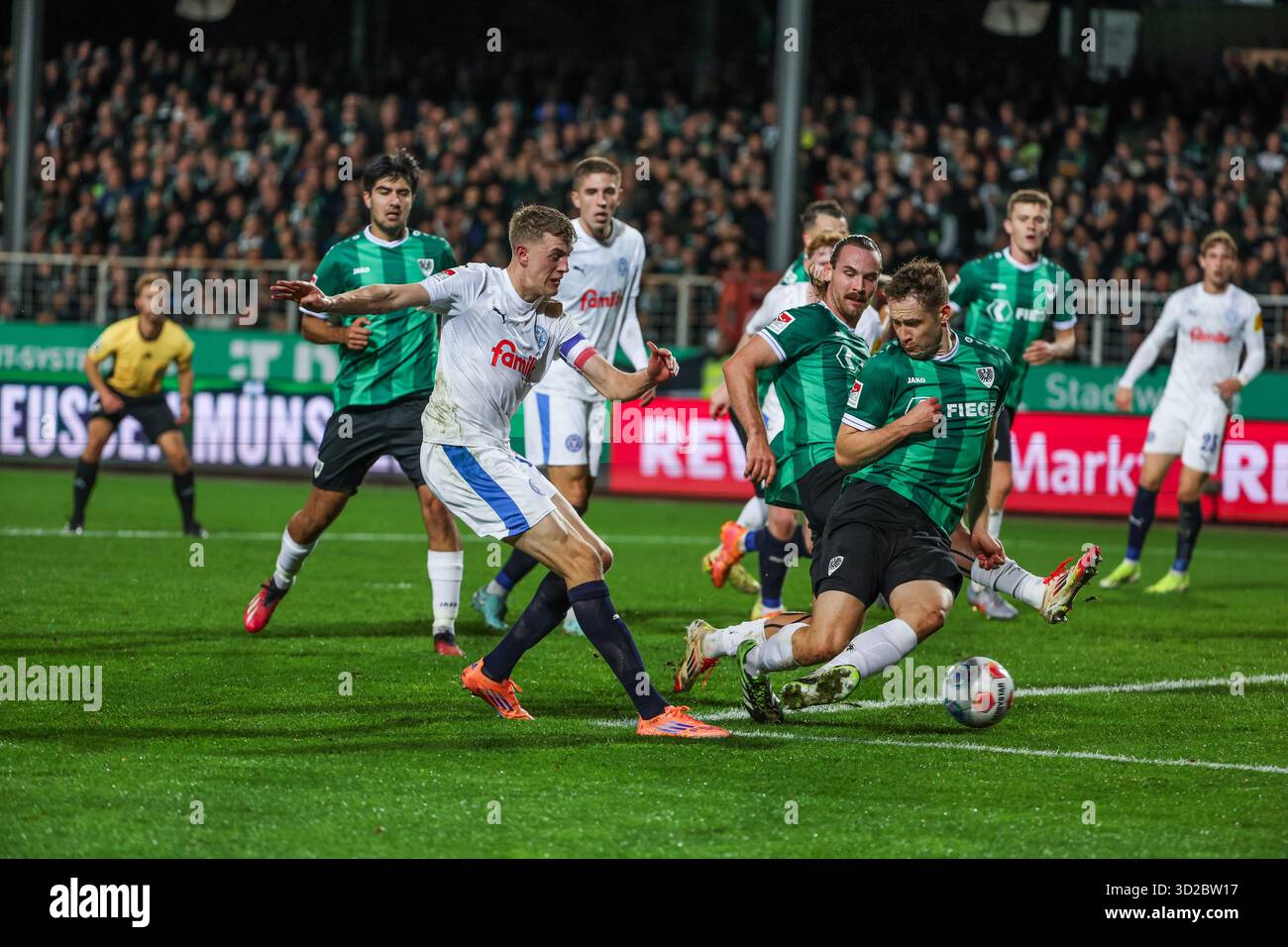 31.10.2025, 2. Bundesliga, 11. Spieltag, Preußen Münster - Holstein ...