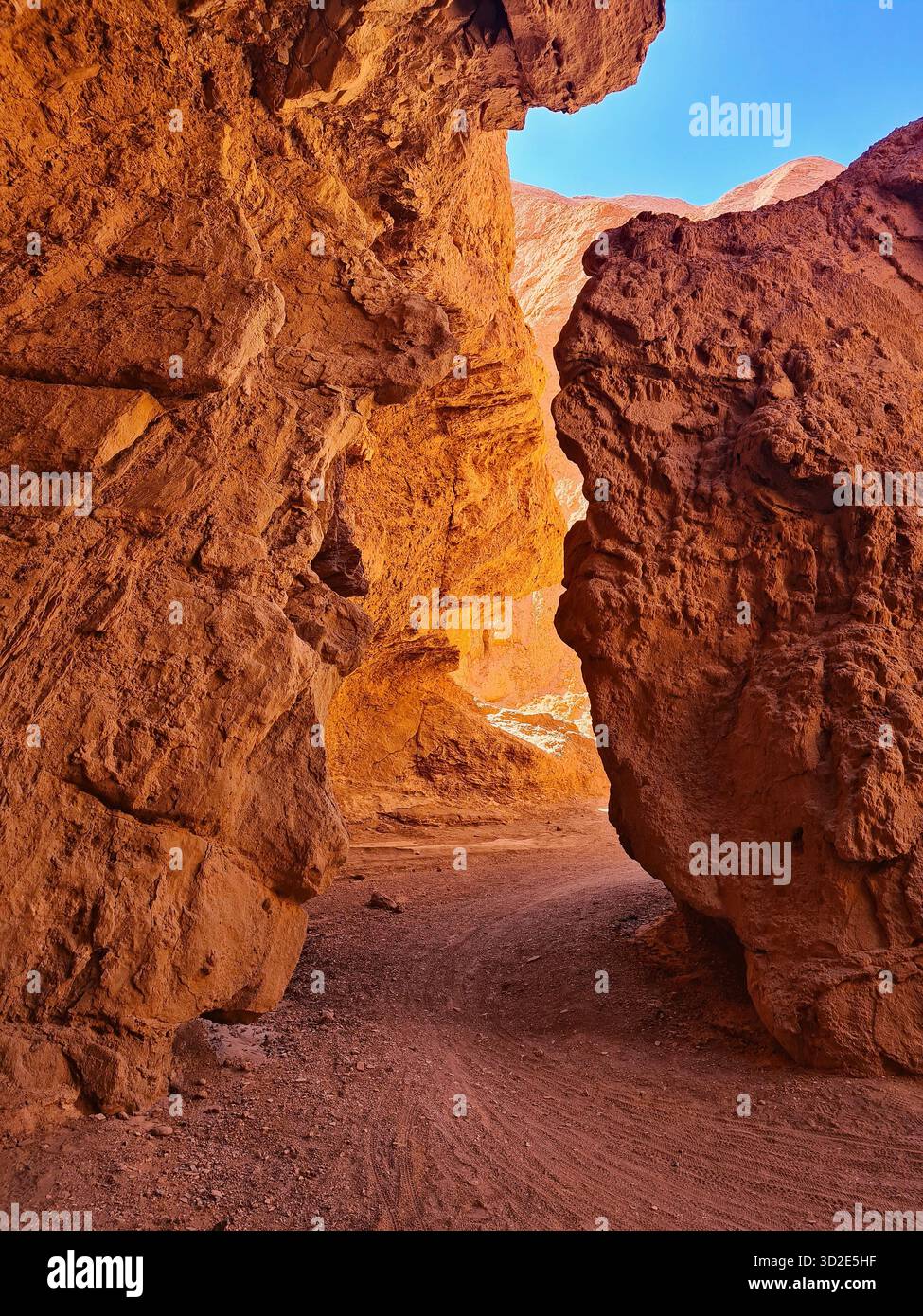 devil-s-throat-canyon-quebrada-del-diablo-in-san-pedro-de-atacama