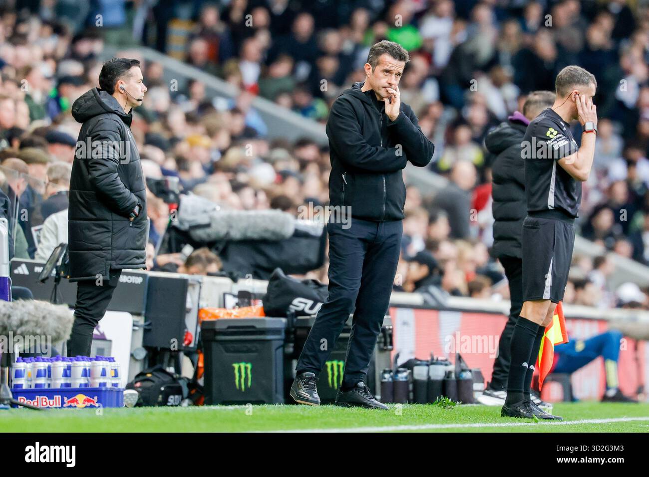 Street Sidelines 1st November 2025; Craven Cottage, Fulham, London, England; Premier ...