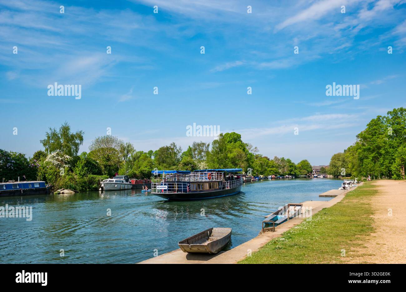 Passenger boat on River Thames riverside, Oxford, England, UK Stock ...