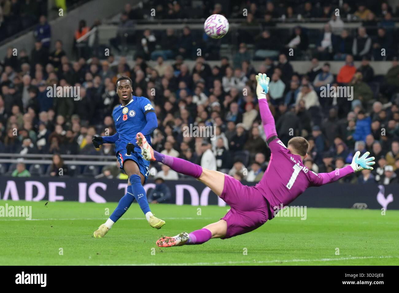 London UK1st Nov 2025. Jamie Gittens of Chelsea misses a chance to ...