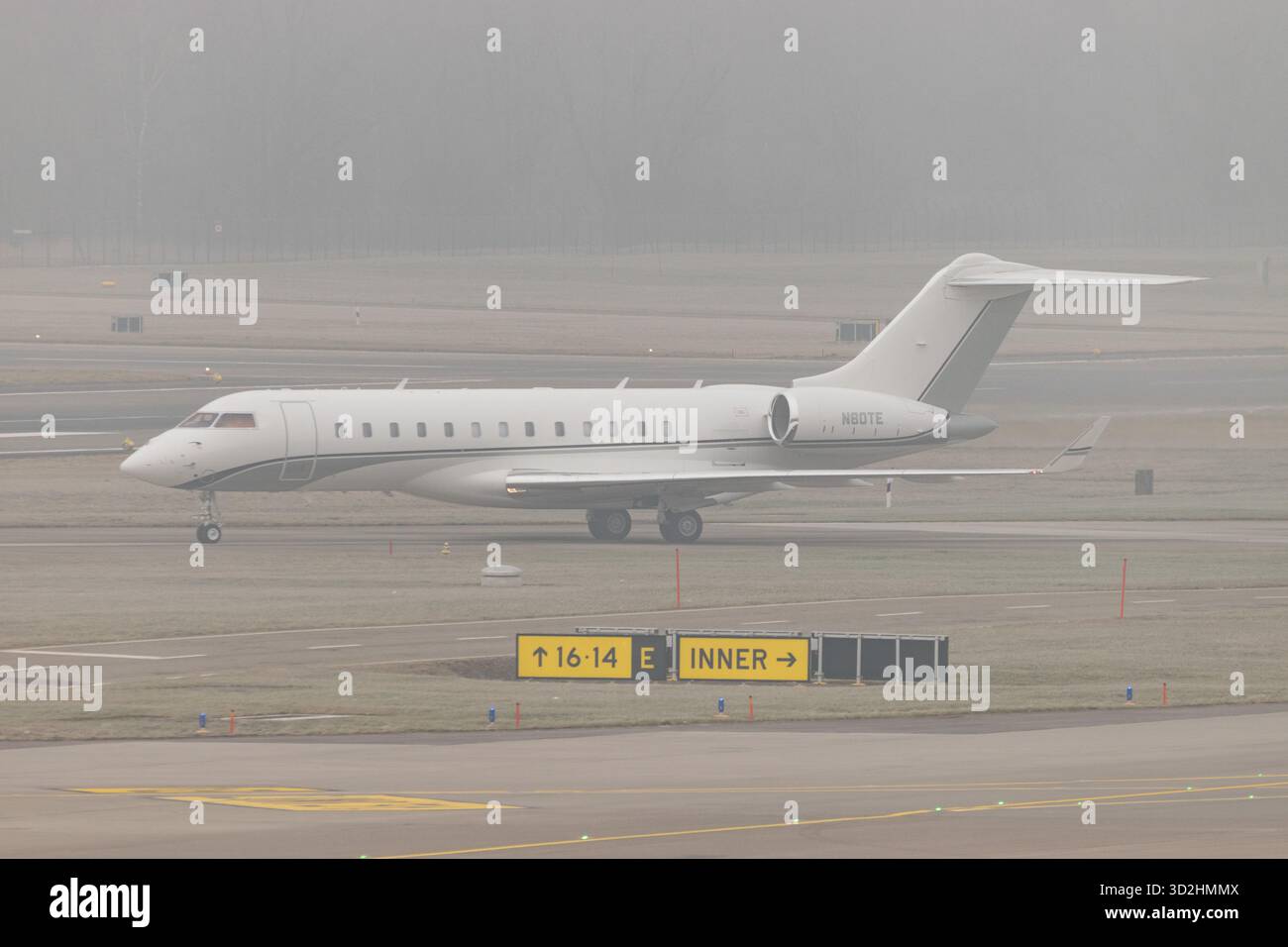 Solairus aviation hi-res stock photography and images - Alamy