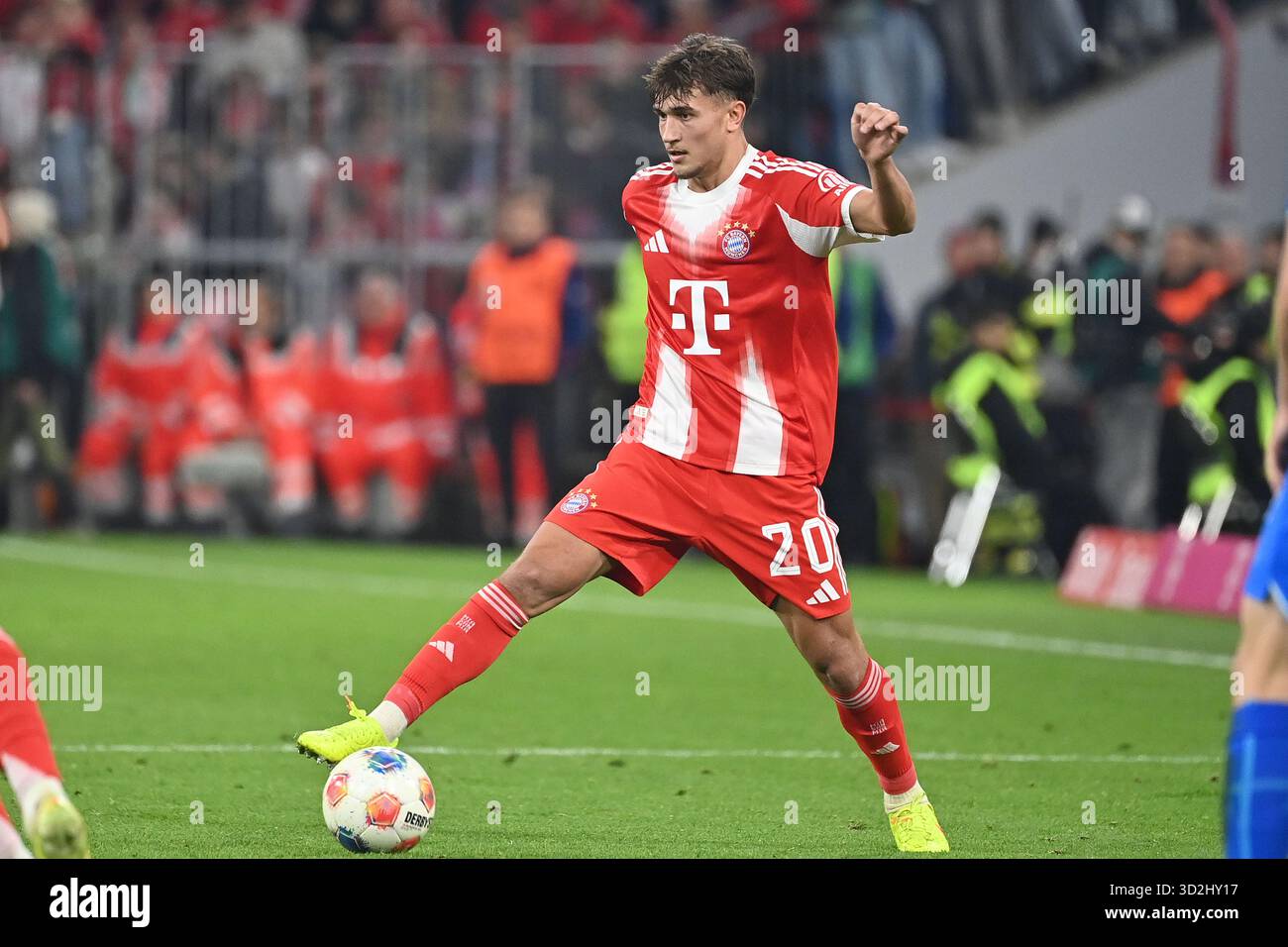 tom-bischof-fc-bayern-munich-action-shot-single-shot-single-image