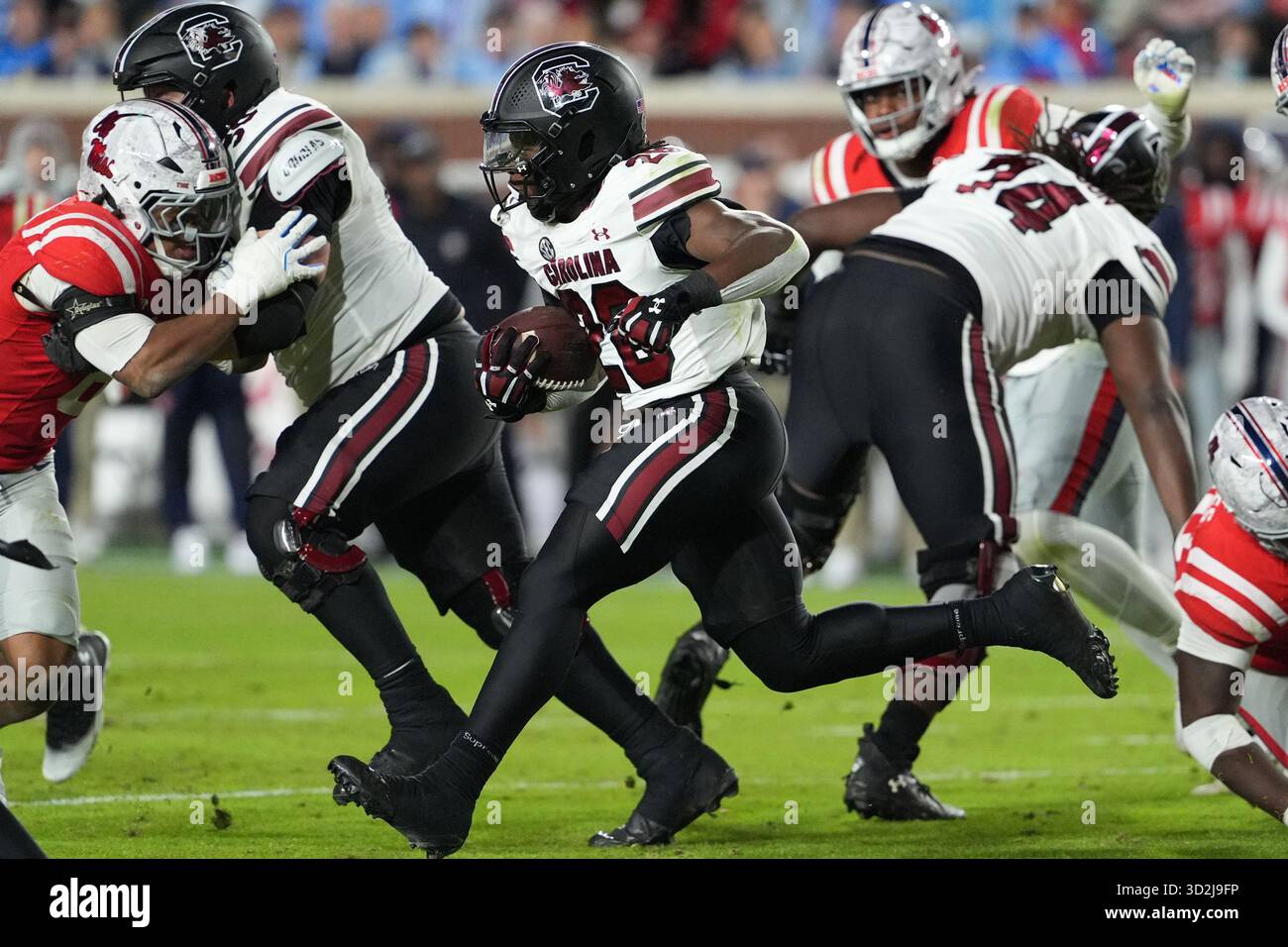 South Carolina running back Matt Fuller (28) runs against the ...