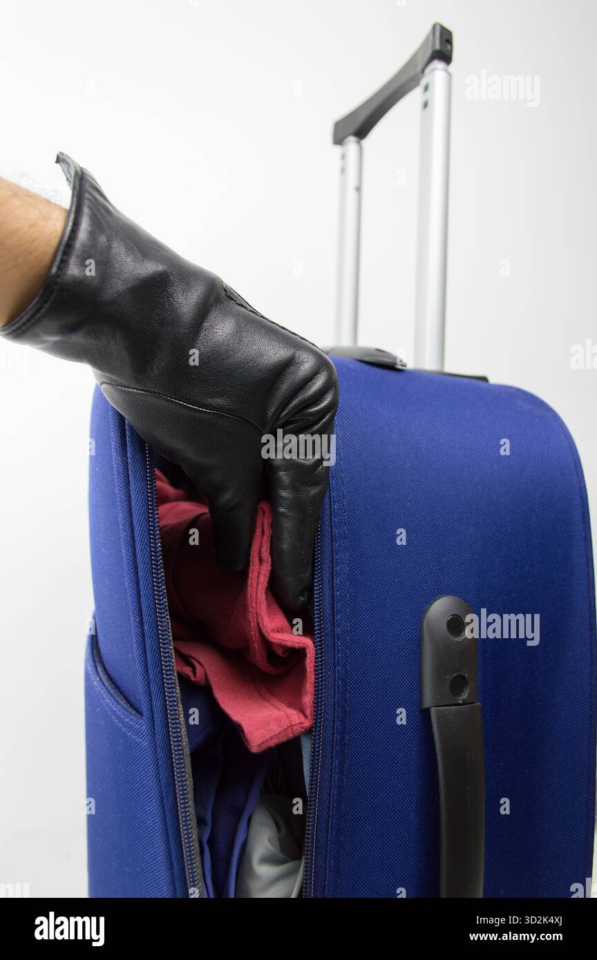 Policía de caricaturas persiguiendo a un: vector de stock (libre de  regalías) 2001929255 | Shutterstock, image size:864x1390