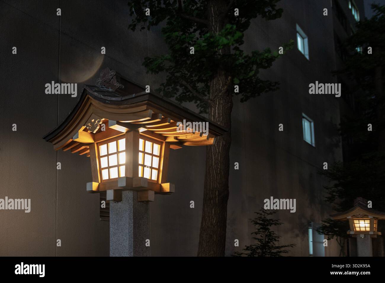 Entrance to the Hanazono Shrine, Shinjuku, Tokyo, August 2025 - Stock Image