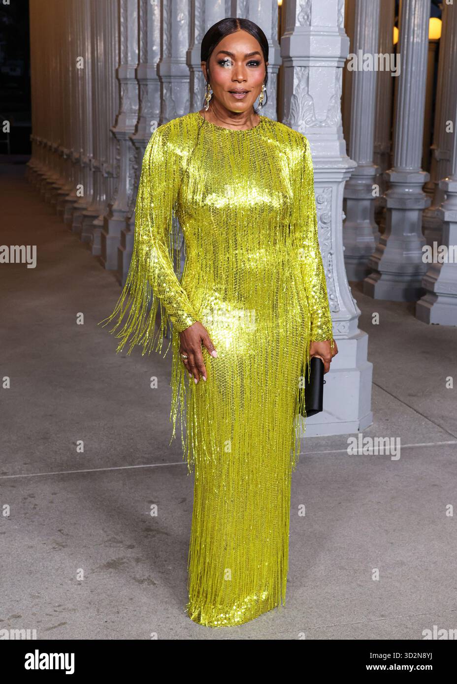 MUSEUM ROW, MIRACLE MILE, LOS ANGELES, CALIFORNIA, USA - NOVEMBER 01:  Angela Bassett wearing Gucci arrives at the 14th Annual LACMA (Los Angeles  County Museum of Art) Art + Film Gala 2025