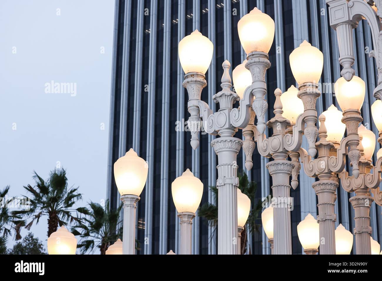 MUSEUM ROW, MIRACLE MILE, LOS ANGELES, CALIFORNIA, USA - NOVEMBER 01: A ...