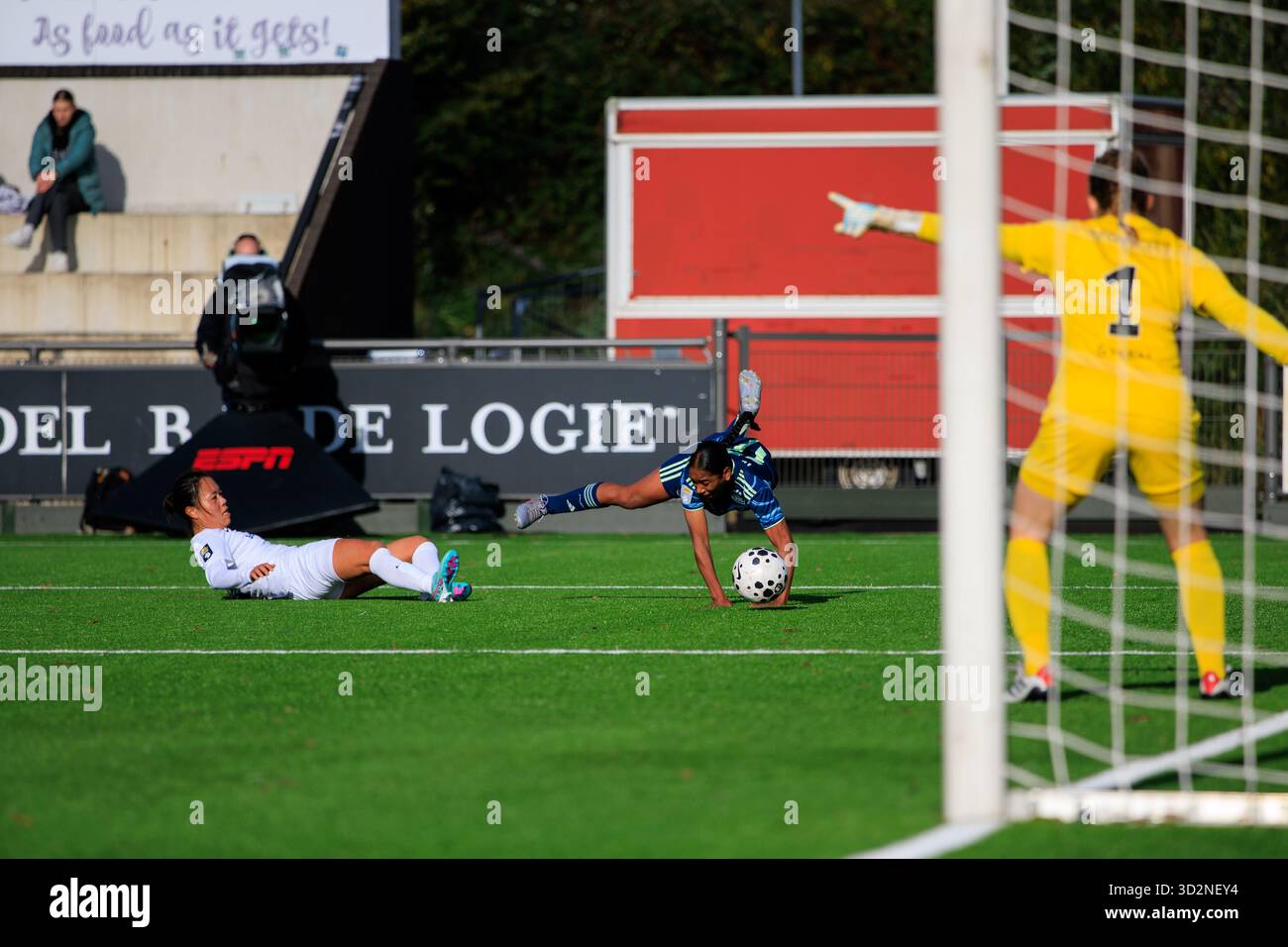 Әйелі ас үйде жұтып қояды Қыз лесбияндық секс