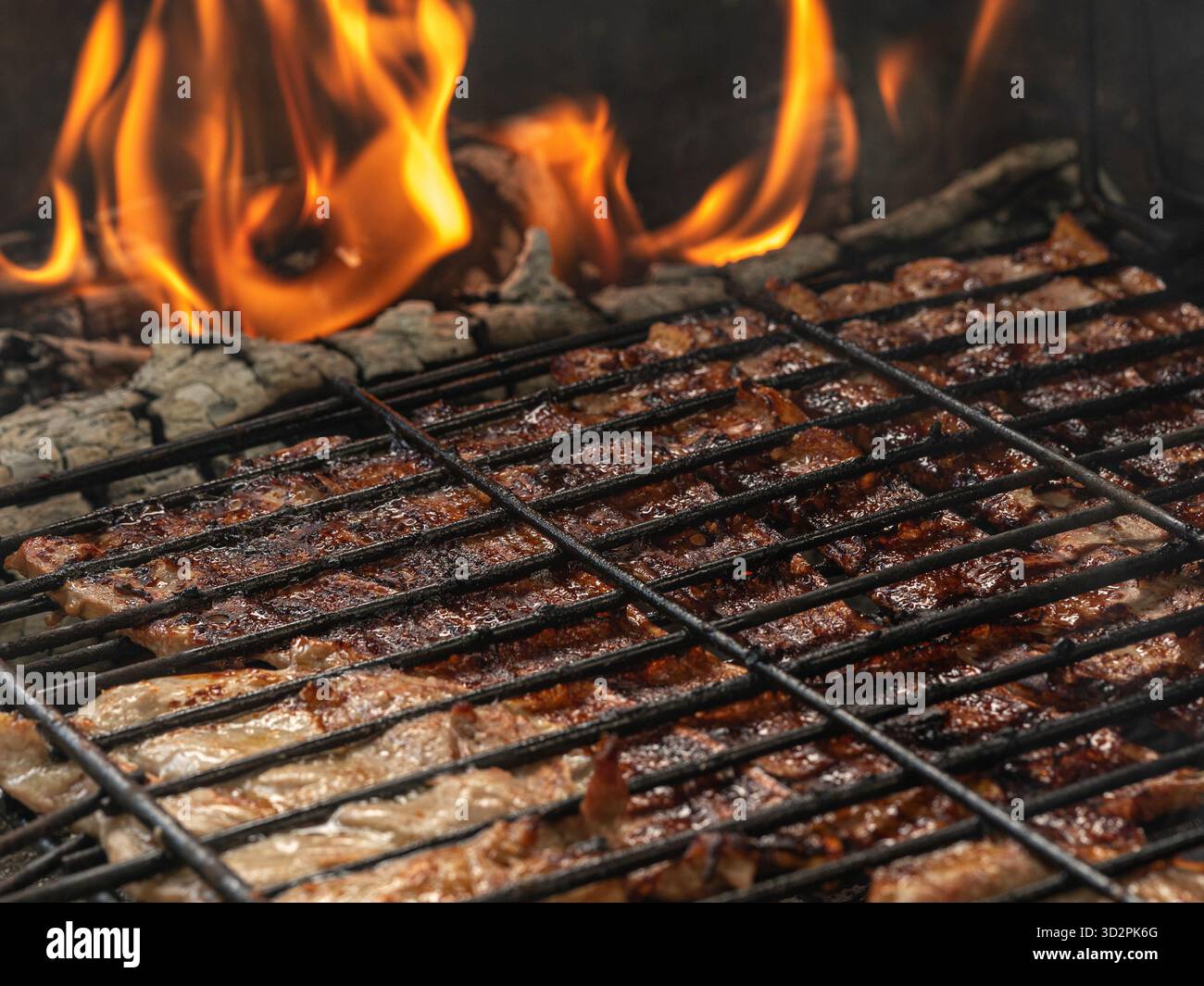 Embers Cooking Culinaria casera hi-res stock photography and images - Alamy